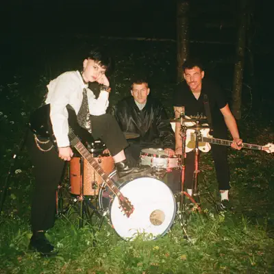 Listen to Selbstbedienung, watch music videos, read bio, see tour dates & more!