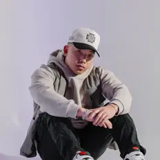 Johnny Loを聴いたり、ミュージックビデオを鑑賞したり、経歴やツアー日程などを確認したりしましょう！