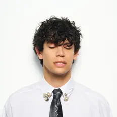 聆聽 Nadav Sivan、觀看音樂影片、閱讀小傳、查看巡演日期等！