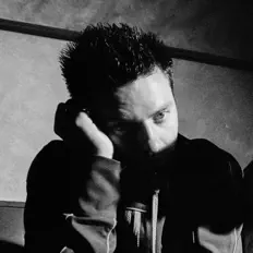 Luister naar Post-Makeup, bekijk muziekvideo's, lees de bio, bekijk de tourdata, en meer!