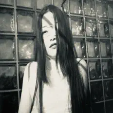 Ascolta nira x nira, guarda video musicali, leggi la biografia, vedi le date del tour & altro!