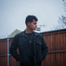 Dengarkan Jake Vera, tonton video musik, baca bio, lihat tanggal tur & lainnya!