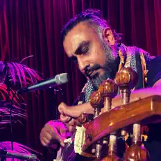 Ouve Sarod By Avi, vê vídeos de música, lê a biografia, vê as datas da digressão e muito mais!