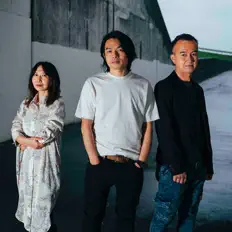 Beadroadsを聴いたり、ミュージックビデオを鑑賞したり、経歴やツアー日程などを確認したりしましょう！