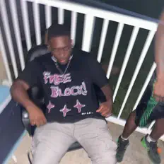 Dengarkan JrichOff700, tonton video musik, baca bio, lihat tanggal tur & lainnya!