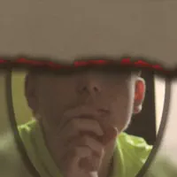 聆聽 undefined、觀看音樂影片、閱讀小傳、查看巡演日期等！