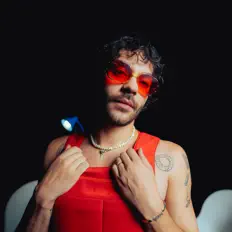 TULIを聴いたり、ミュージックビデオを鑑賞したり、経歴やツアー日程などを確認したりしましょう！