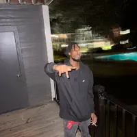 Ascolta undefined, guarda video musicali, leggi la biografia, vedi le date del tour & altro!