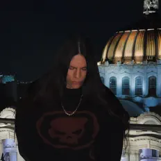 Écoutez Volkdotcom, regardez des vidéoclips, lisez la biographie, consultez les dates de tournée et plus encore !