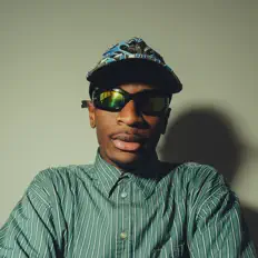 Zillion을(를) 듣고, 뮤직 비디오를 보고, 약력을 읽고, 투어 일정 등을 확인하세요!