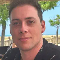 undefined을(를) 듣고, 뮤직 비디오를 보고, 약력을 읽고, 투어 일정 등을 확인하세요!