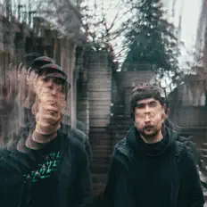 Mortalsを聴いたり、ミュージックビデオを鑑賞したり、経歴やツアー日程などを確認したりしましょう！