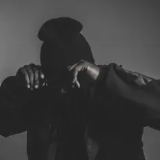 Hör dir E the profit an, schau dir Musikvideos an, lies die Biografie, finde Tourdaten und mehr!