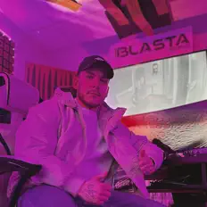 Dengarkan Rafael Battistuzzi, tonton video musik, baca bio, lihat tanggal tur & lainnya!