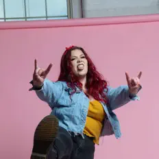Dengarkan Ej Carey, tonton video musik, baca bio, lihat tanggal tur & lainnya!