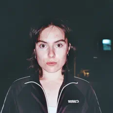 Nina Louise dinle, müzik videolarını izle, biyografisini oku, tur tarihlerini ve daha fazlasını gör!