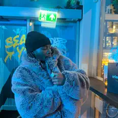 收听 3 O'lanna、观看音乐视频、阅读小传、查看巡演日期等 ！