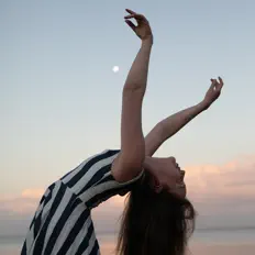 Listen to Rachel Louise, watch music videos, read bio, see tour dates & more!