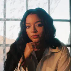 Naïmahを聴いたり、ミュージックビデオを鑑賞したり、経歴やツアー日程などを確認したりしましょう！