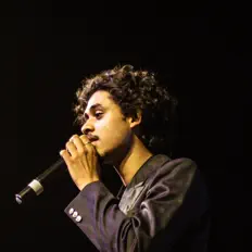 Ouça Madhav Sai Surya Akundi, assista a videoclipes, leia a biografia, veja as datas das turnês e mais!