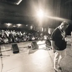 Ascolta Rhyme Flow, guarda video musicali, leggi la biografia, vedi le date del tour & altro!