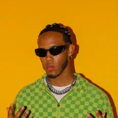 Hör dir Massive King an, schau dir Musikvideos an, lies die Biografie, finde Tourdaten und mehr!