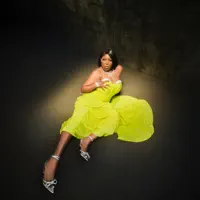 Escucha a undefined, mira videos musicales, lee su biografía, consulta las fechas de las gira y más.