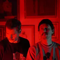 Poslechněte si interpreta undefined, sledujte hudební videa, přečtěte si životopis, podívejte se na data turné a další informace.