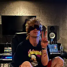Listen to 11harro11, watch music videos, read bio, see tour dates & more!