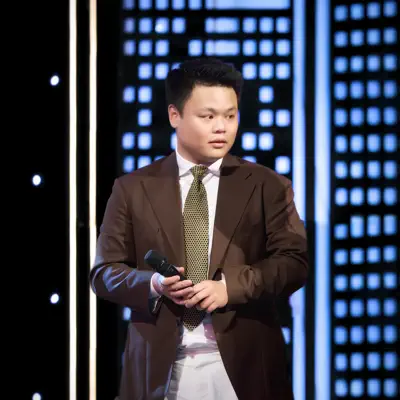 Listen to Minh Cà Ri, watch music videos, read bio, see tour dates & more!