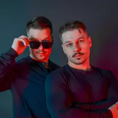 The Same Personsを聴いたり、ミュージックビデオを鑑賞したり、経歴やツアー日程などを確認したりしましょう！