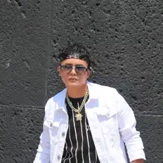 Ouve Mr Candy Kazu, vê vídeos de música, lê a biografia, vê as datas da digressão e muito mais!