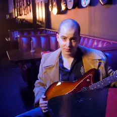 Hör dir Bryce Mitchell an, schau dir Musikvideos an, lies die Biografie, finde Tourdaten und mehr!