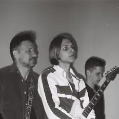 Ouve Nik Kornery Orchestra, vê vídeos de música, lê a biografia, vê as datas da digressão e muito mais!