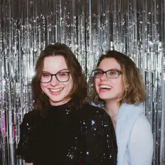 Escucha a DØUBLE IDENTITY, mira videos musicales, lee su biografía, consulta las fechas de las gira y más.