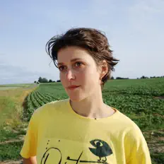 聆聽 Pitou、觀看音樂影片、閱讀小傳、查看巡演日期等！