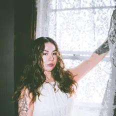Escucha a LilyannaMarie, mira videos musicales, lee su biografía, consulta las fechas de las gira y más.