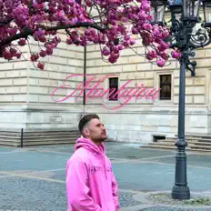 Poslechněte si interpreta Casy, sledujte hudební videa, přečtěte si životopis, podívejte se na data turné a další informace.