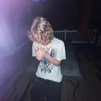 undefined सुनें, म्यूज़िक वीडियो देखें, बायो पढ़ें, दौरे की तारीखें और बहुत कुछ देखें!