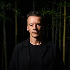 Bamboo Forestを聴いたり、ミュージックビデオを鑑賞したり、経歴やツアー日程などを確認したりしましょう！