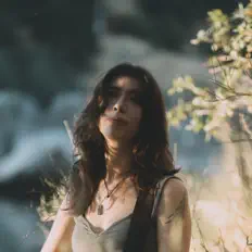 Ouça Megan Claire, assista a videoclipes, leia a biografia, veja as datas das turnês e mais!