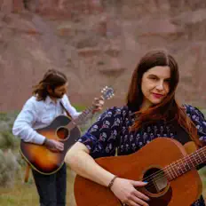 Posłuchaj wykonawcy Cactus Moon, obejrzyj teledyski, przeczytaj biografię, zobacz daty tras koncertowych i nie tylko!