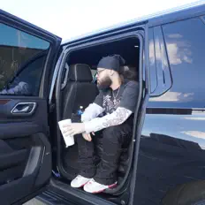 Poslechněte si interpreta AOG Bambino, sledujte hudební videa, přečtěte si životopis, podívejte se na data turné a další informace.