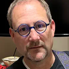 Hör dir Quiet Resonance an, schau dir Musikvideos an, lies die Biografie, finde Tourdaten und mehr!