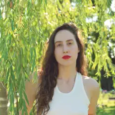 Escucha a Marlaena Moore, mira videos musicales, lee su biografía, consulta las fechas de las gira y más.