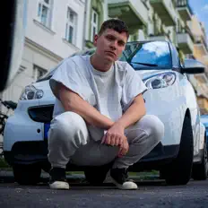 Ouve lil späty, vê vídeos de música, lê a biografia, vê as datas da digressão e muito mais!