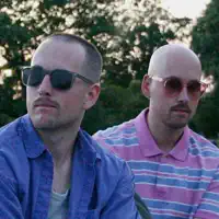 Hör dir undefined an, schau dir Musikvideos an, lies die Biografie, finde Tourdaten und mehr!