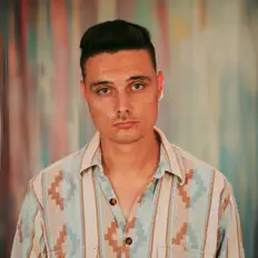 Sajin Stroke dinle, müzik videolarını izle, biyografisini oku, tur tarihlerini ve daha fazlasını gör!