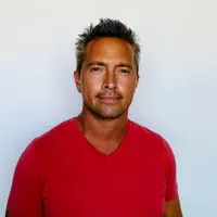 Escucha a undefined, mira videos musicales, lee su biografía, consulta las fechas de las gira y más.