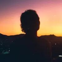 undefined을(를) 듣고, 뮤직 비디오를 보고, 약력을 읽고, 투어 일정 등을 확인하세요!